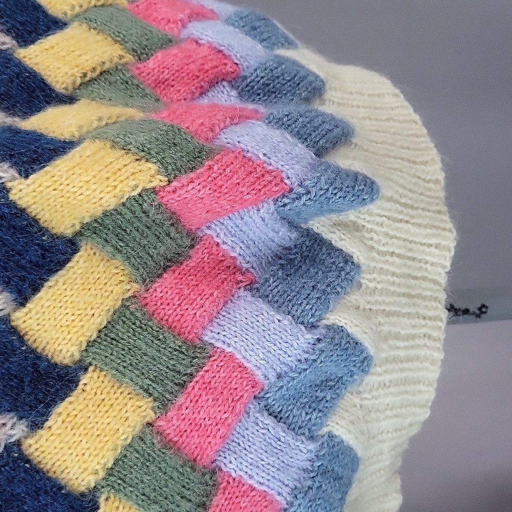 Multicolor Diamond Pattern Women's Sweater - Picture 8 of 16